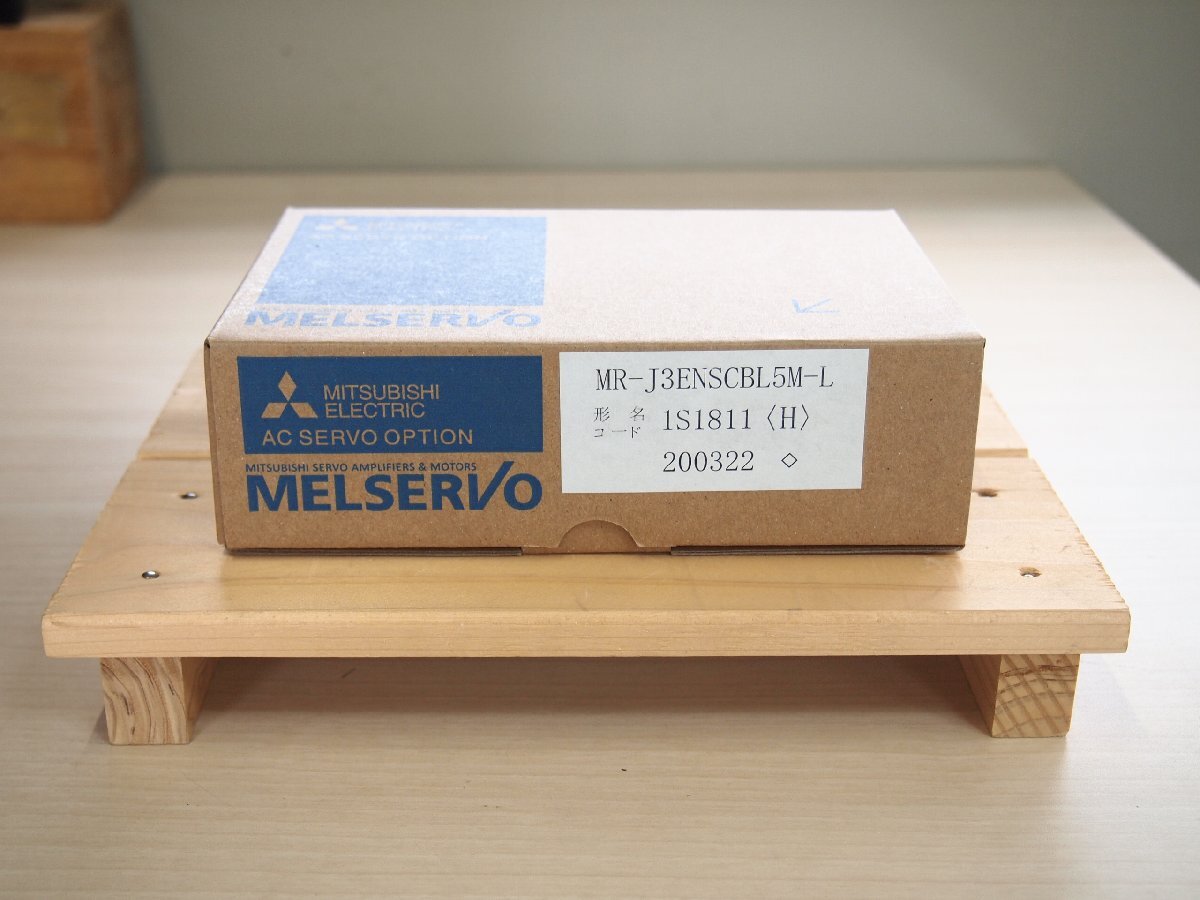 ☆新品未使用 三菱 MITSUBISHI MR-J3ENSCBL5M-L エンコーダケーブル 長さ5m