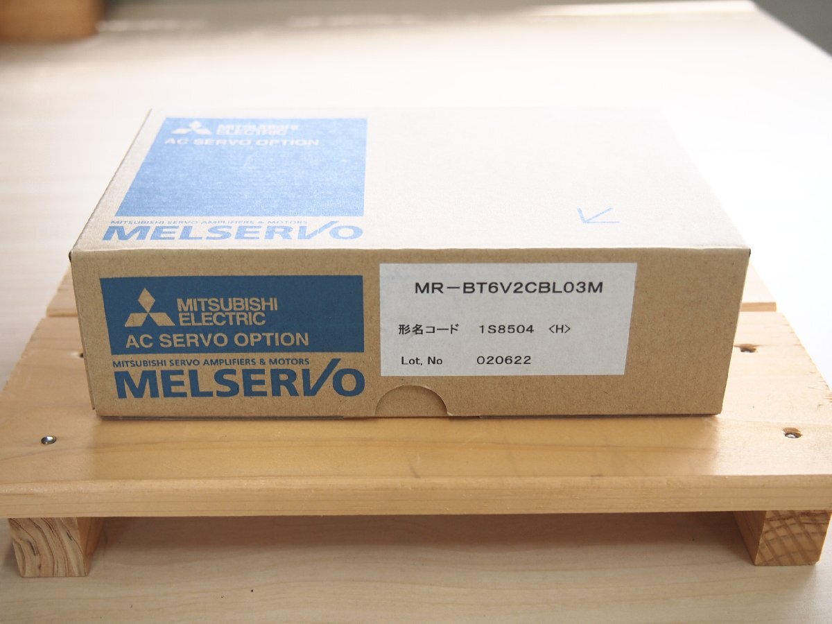 ☆新品未使用 三菱 MITSUBISHI MR-BT6V2CBL03M バッテリ中継ケーブル