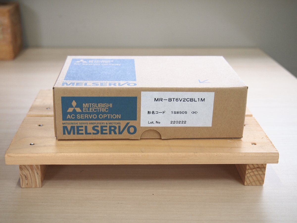 ☆新品未使用 三菱 MITSUBISHI MR-BT6V2CBL1M バッテリ中継ケーブル