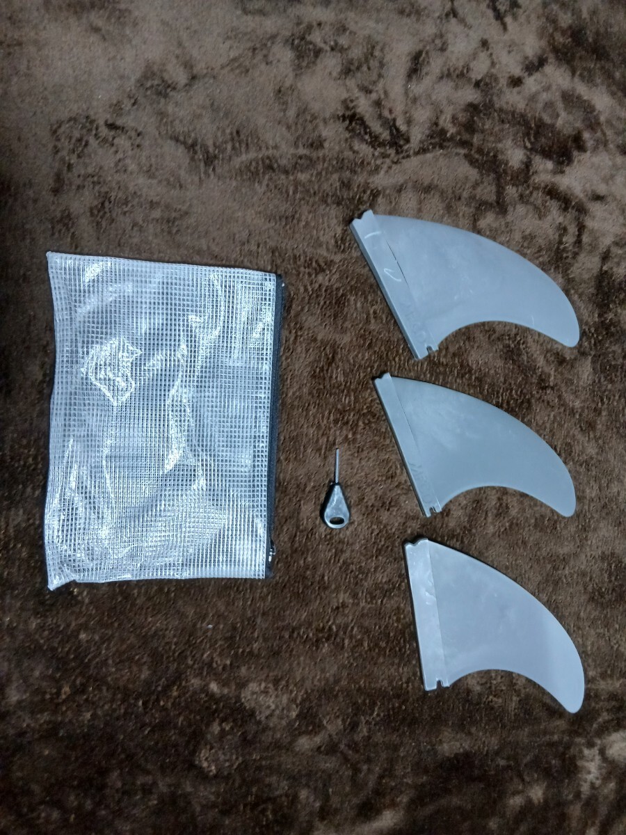 MFCD サーフボードフィン 3枚セット ケース付 フィンキー付 美品