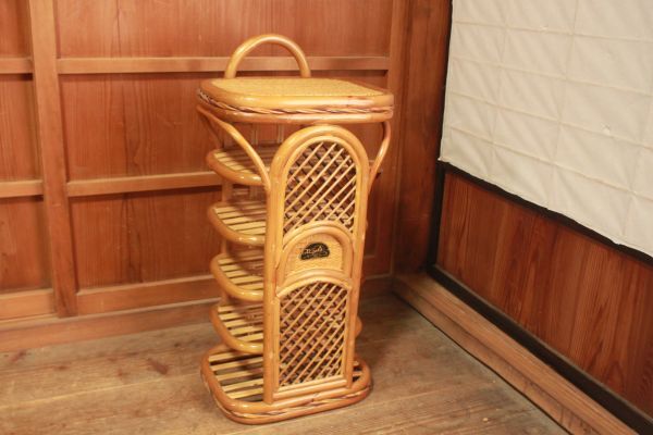 【蔵出し】★美品 家具『籐製のスリッパラック』幅約36㎝高さ約75㎝★(検:初だし/昭和レトロ/カリモク/電話代/海外製/当時物)80608E