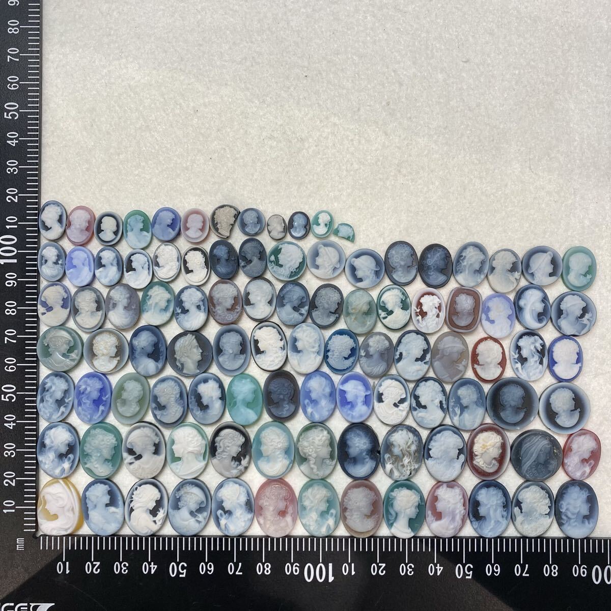 小粒大量!!◆ストーンカメオおまとめ110g◆j 約550ct ルース 裸石 stone cameo ブローチ 貴婦人 彫刻 アンティーク 作家物 w4す1