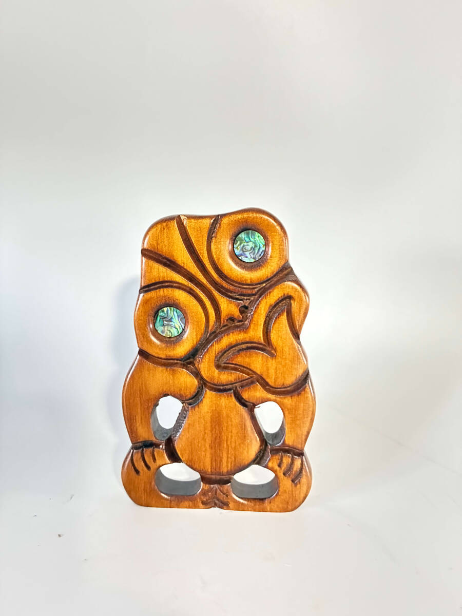 ニュージーランド製 TIKI ティキ 木彫り置物 マオリ族 アバロンシェル 木製オブジェ Carving-Tiki 944