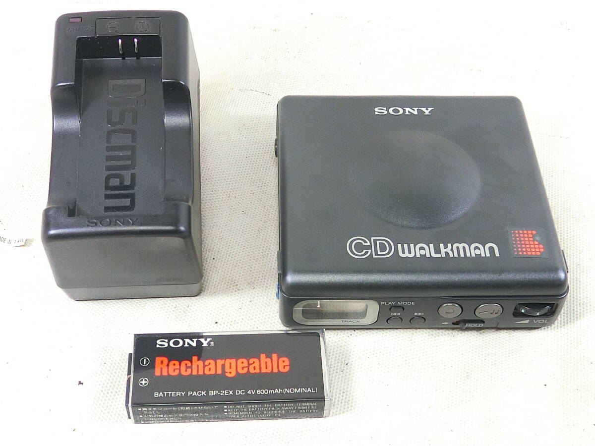 δSONY CD WALKMAN D-82 8cmCD　ポータブルプレーヤー　希少品　ソニー　ウォークマン