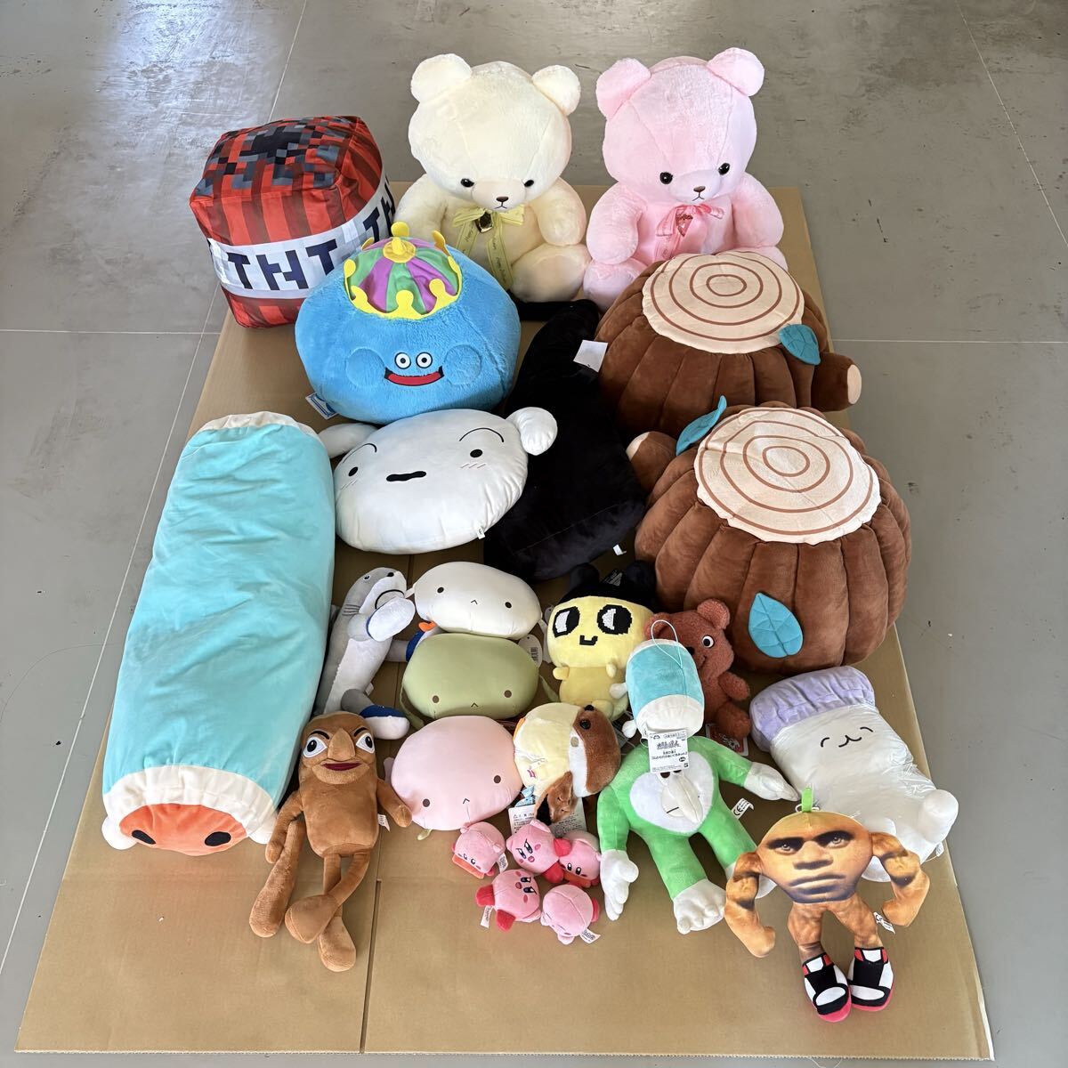 01 6【大量セット】ぬいぐるみ クッション 等 詰め合わせ まとめ売り ドラクエ スライム マイクラTNT 切り株クッション カービィ 他