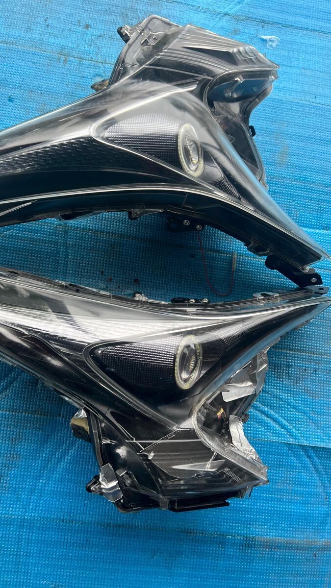 トヨタ プリウス50系 加工品 ヘッドライト 左右セット インナーブラック イカリング。