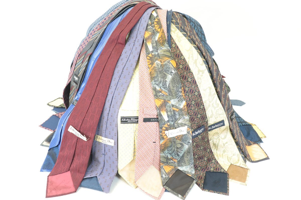 【150本以上 約10.8kg】シャネル/グッチ/Dior/エルメス/バーバリー/フェラガモ 等 他ブランド含む ネクタイ 柄物 装飾 小物 まとめ 1666-SS