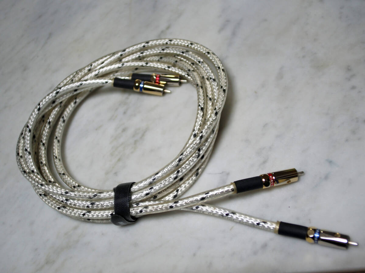 WireWorld ワイヤーワールド Polaris 5 特許/独創=デュアル対称同軸/Dual Symmetri Coax 方向適正導体 2.5M pairs