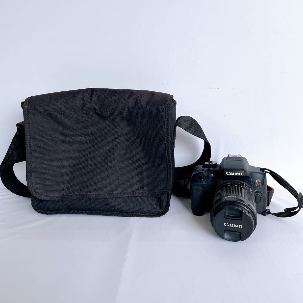 824(中古) Canon EOS Kiss X8i デジタル 一眼レフカメラ キャノン DS126571 EF-S 18-55mm ショルダーバッグ付き 現状品