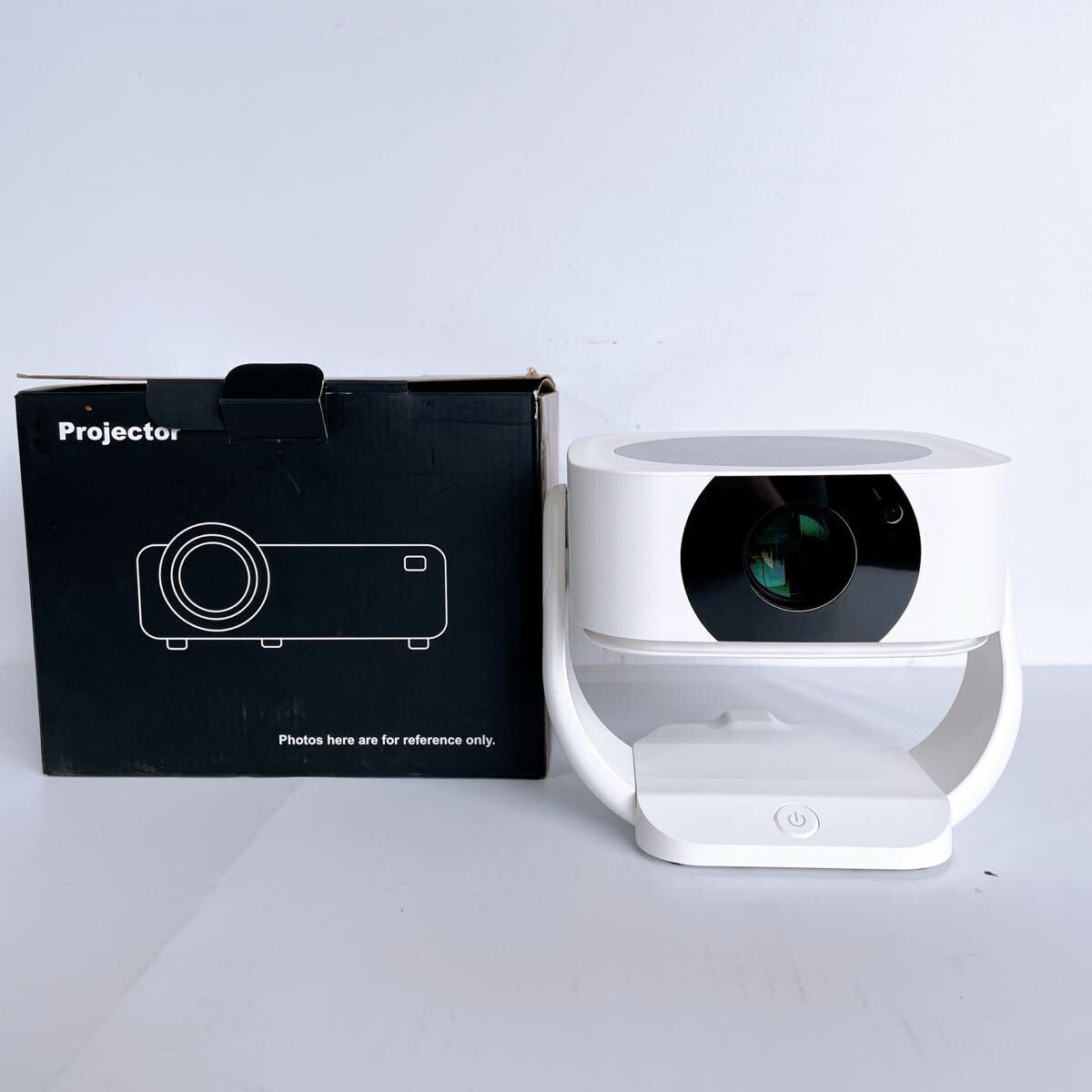 822(中古・美品) プロジェクター 家庭用 小型 Android Wifi Bluetooth HI-01 ホームシアター 通電確認済 現状品