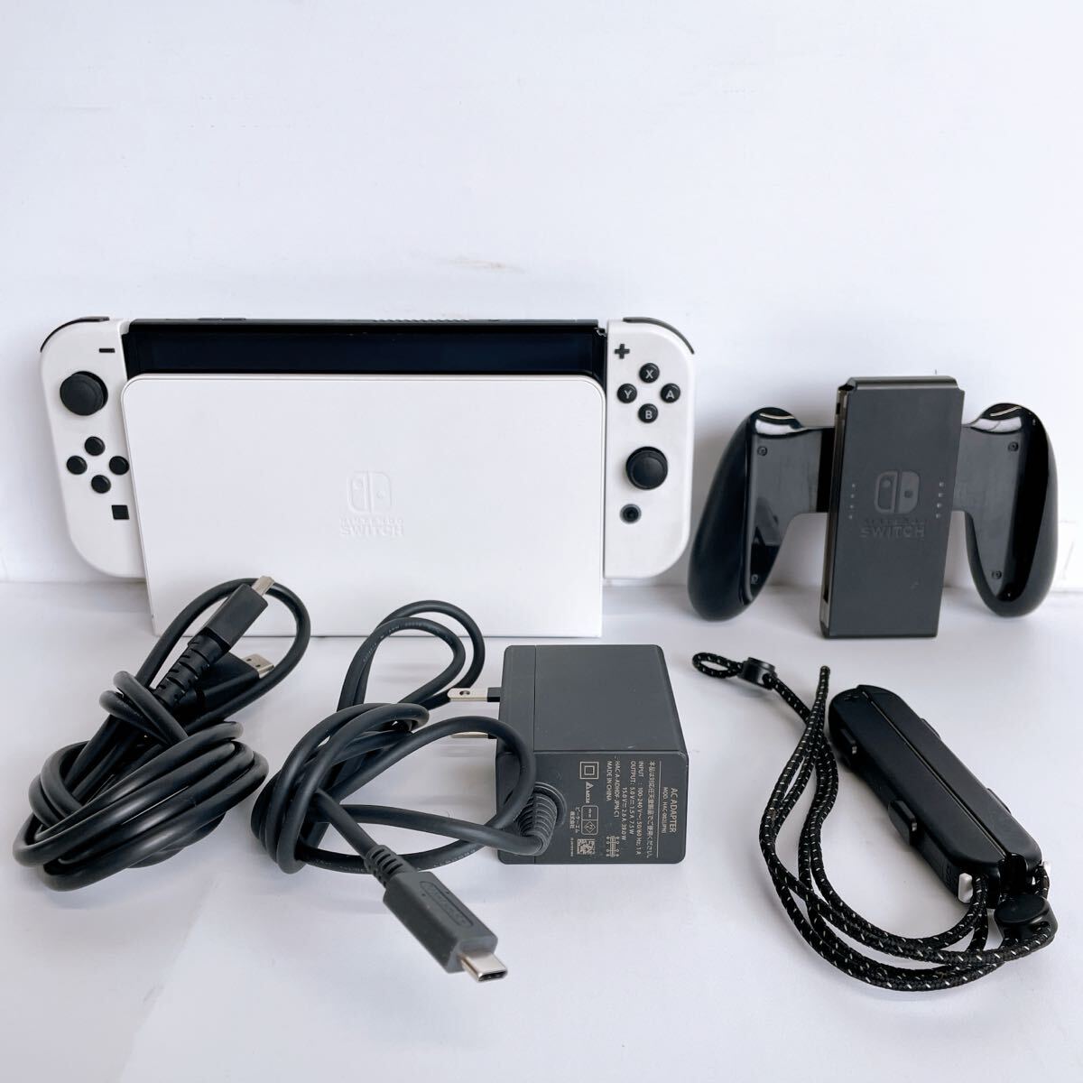 825(中古・美品) Nintendo Switch 有機ELモデル Joy-Con ドック 任天堂 ニンテンドー スイッチ ホワイト 7インチ 通電確認済 現状品