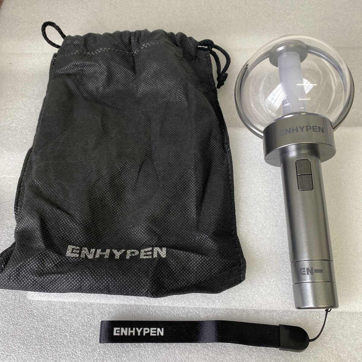 【ペンライト】ENHYPEN 公式ペンライト　Ver.1 OFFICIAL LIGHT STICK エナプ　専用巾着袋付き