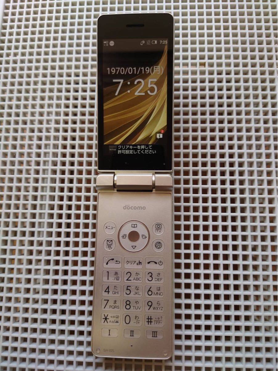 美品 SH-02L ゴールド SHARP docomo 