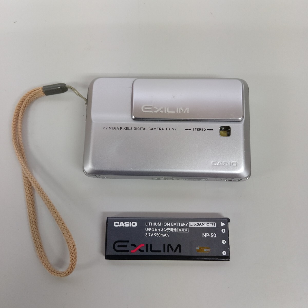 CASIO EXILIM EX-V7 カシオ エクシリム コンパクトデジタルカメラ　ジャンク品