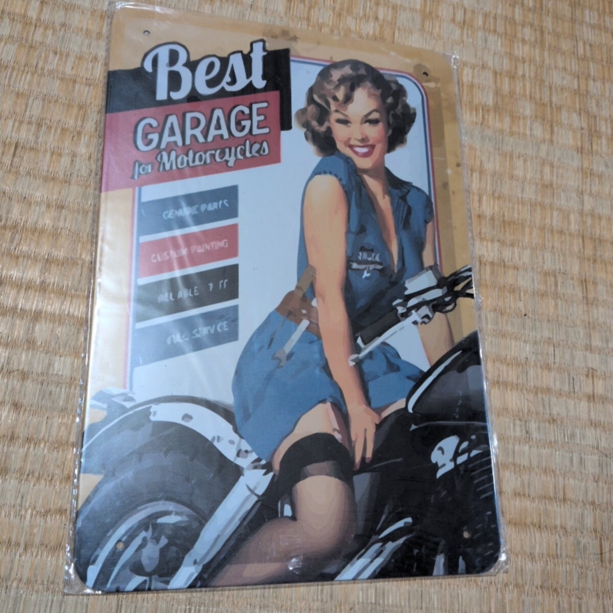 アメリカン雑貨　看板　バイクに乗る女性