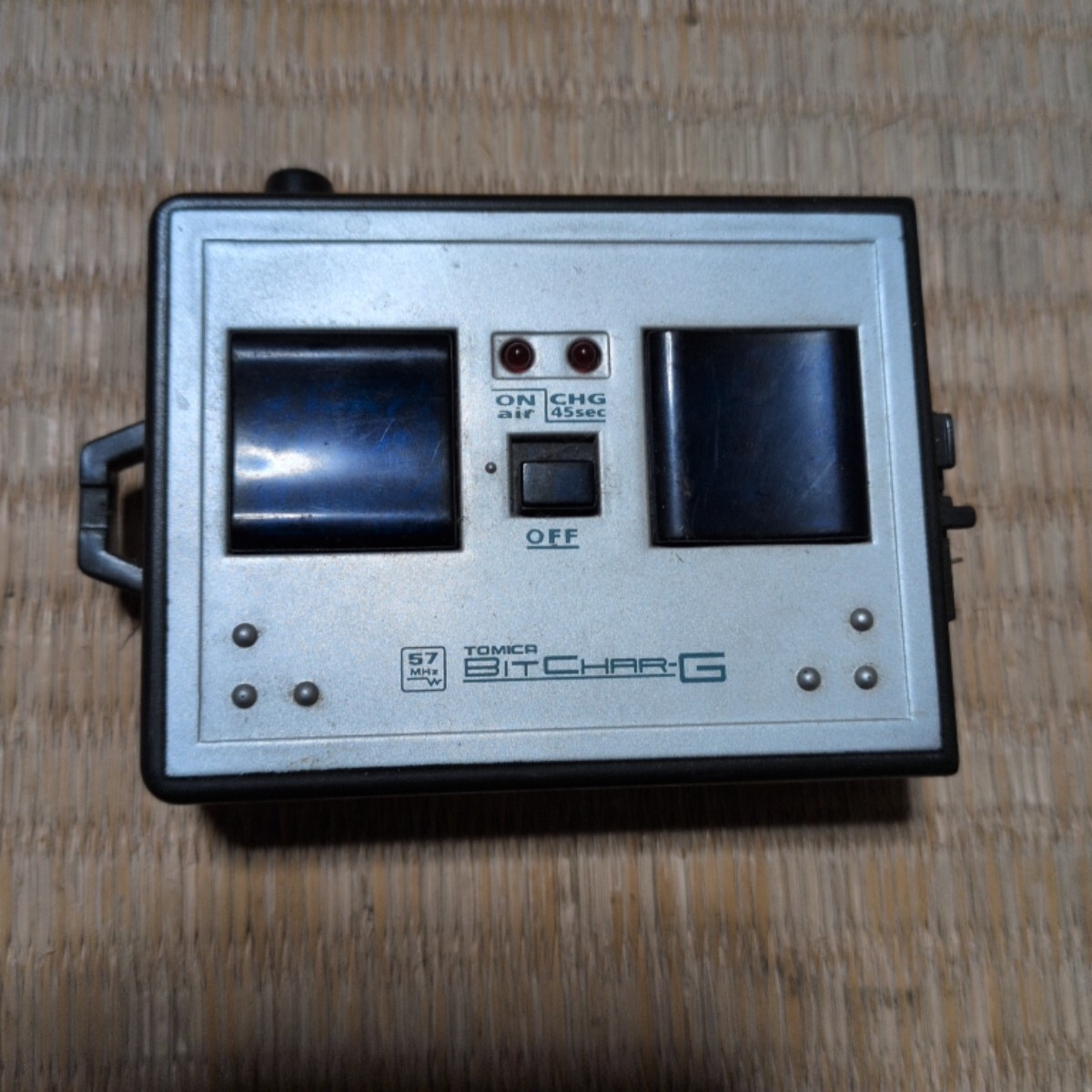 タカラトミー小型ラジコンビットチャージー用コントローラ　ジャンク品