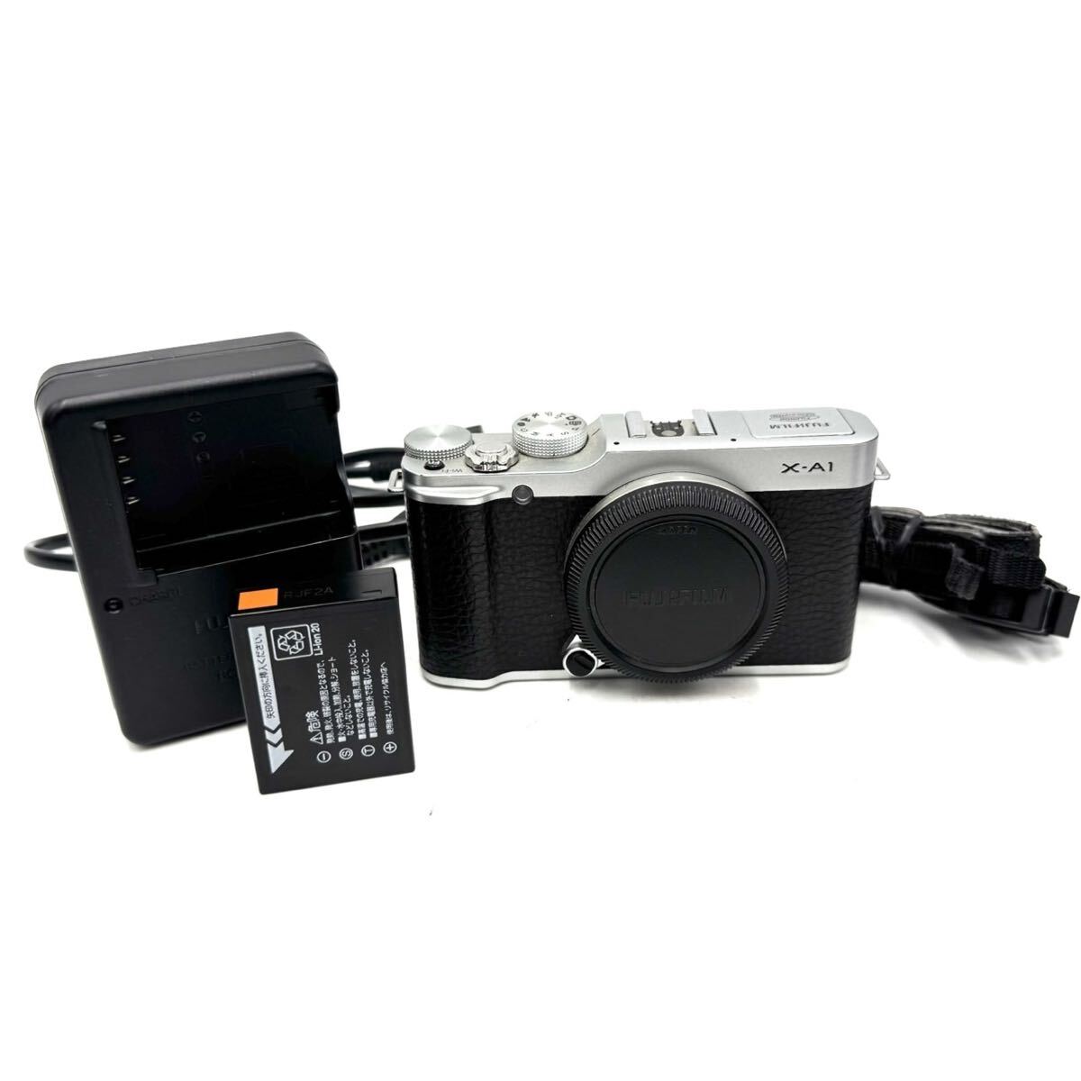 FUJIFILM X-A1 ミラーレス一眼 富士フィルム フジフィルム シルバー ボディ カメラ