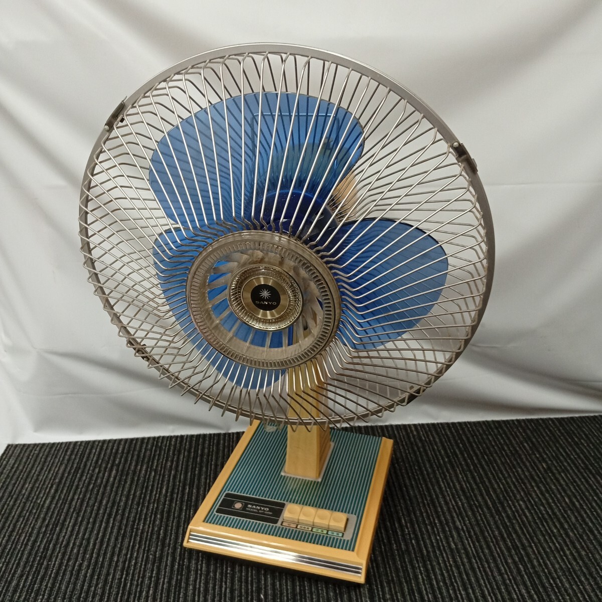 usC-574 昭和レトロ 扇風機 アンティーク SANYO 卓上扇 EF-6PP 通電OK 中古品 割れ有