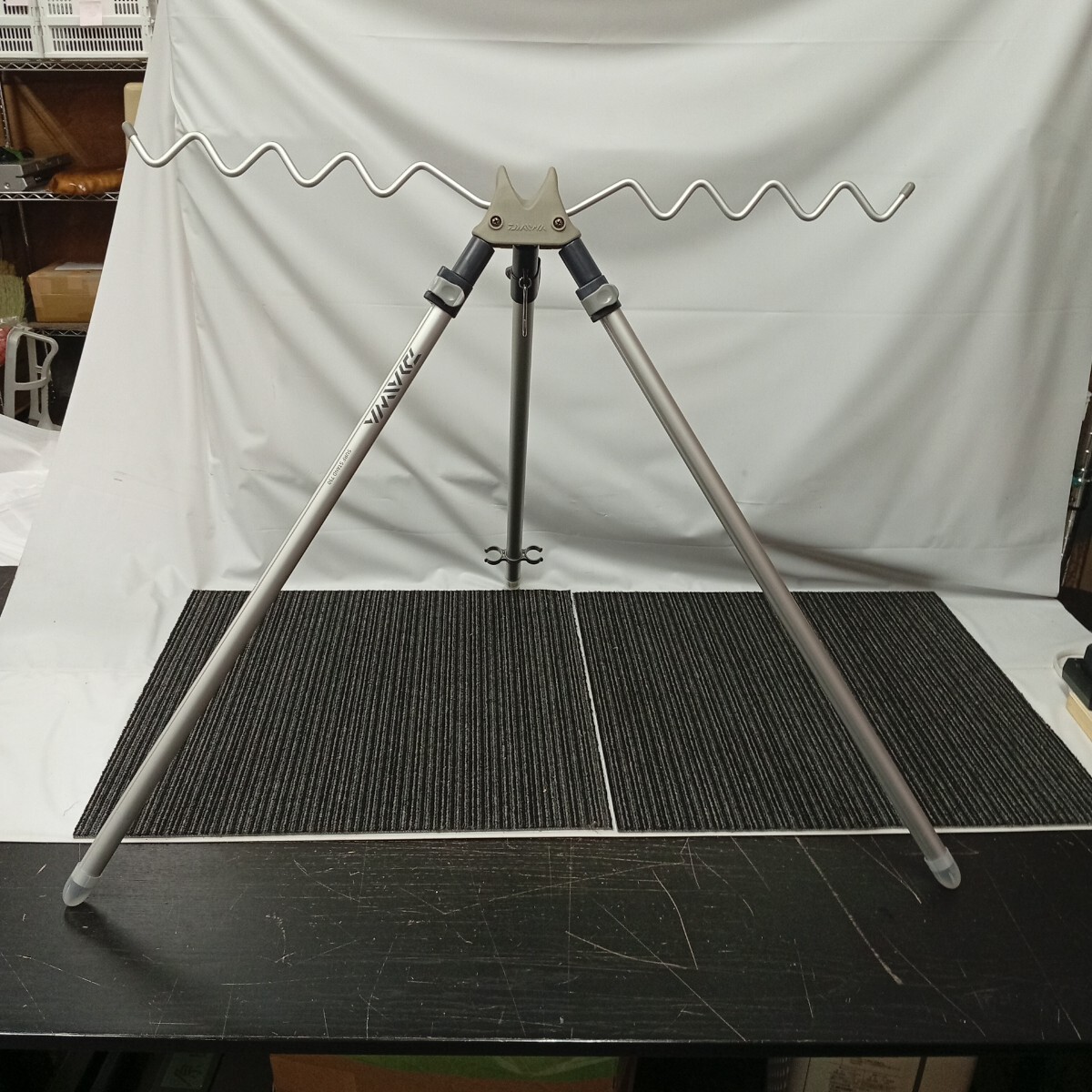 usC-576 DAIWA ダイワ SURF STAND 750 竿置き 竿立て 長さ調節可能 現状品