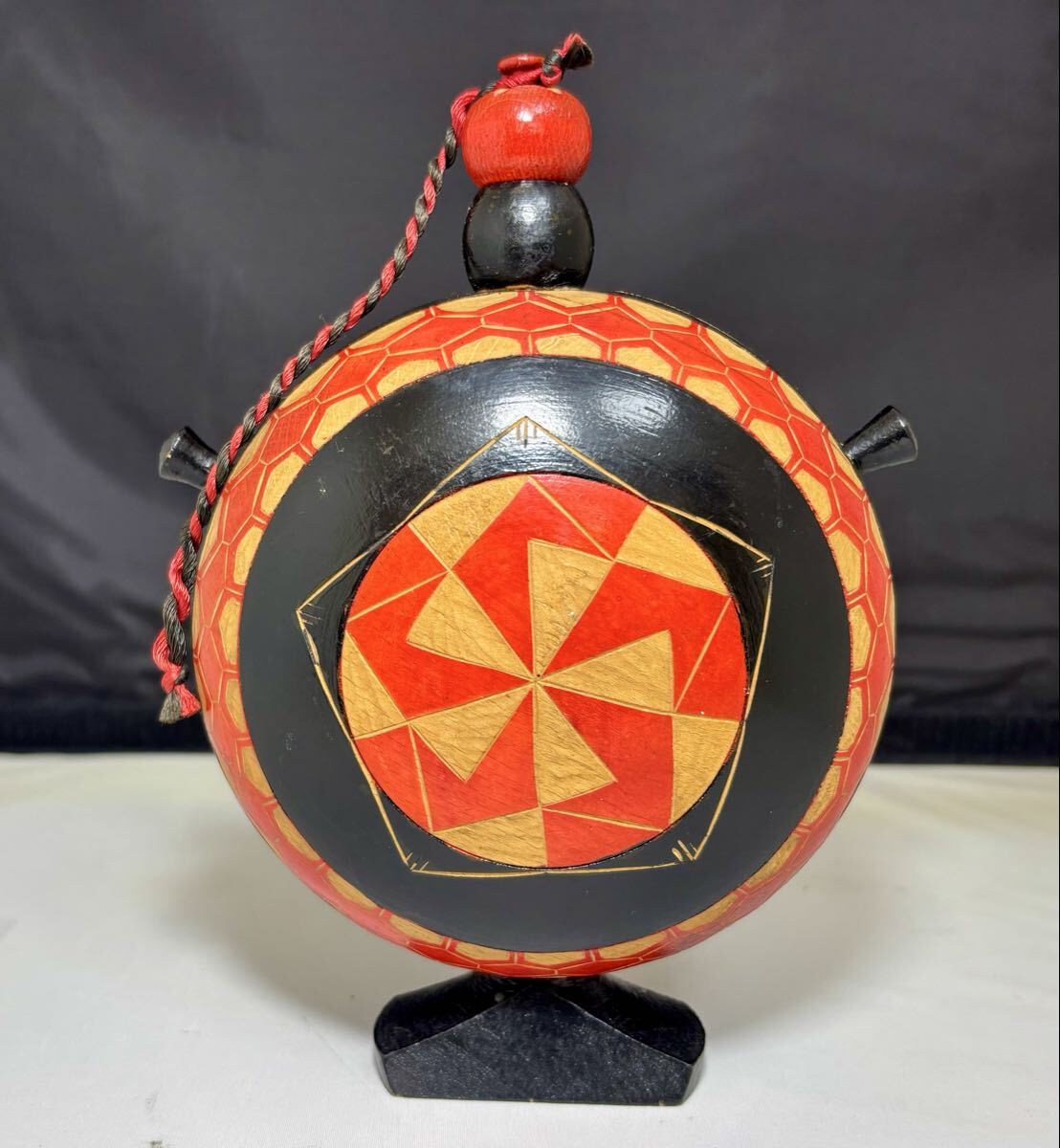 ★ アルバニア 木製水筒 郷土玩具 民芸品 置物 albania 60302