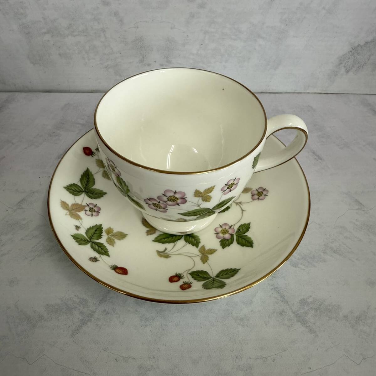 【T0527】ウェッジウッド ソーサー カップセット WEDGWOOD お皿 セット売り 洋食器 陶器 食器 コレクション
