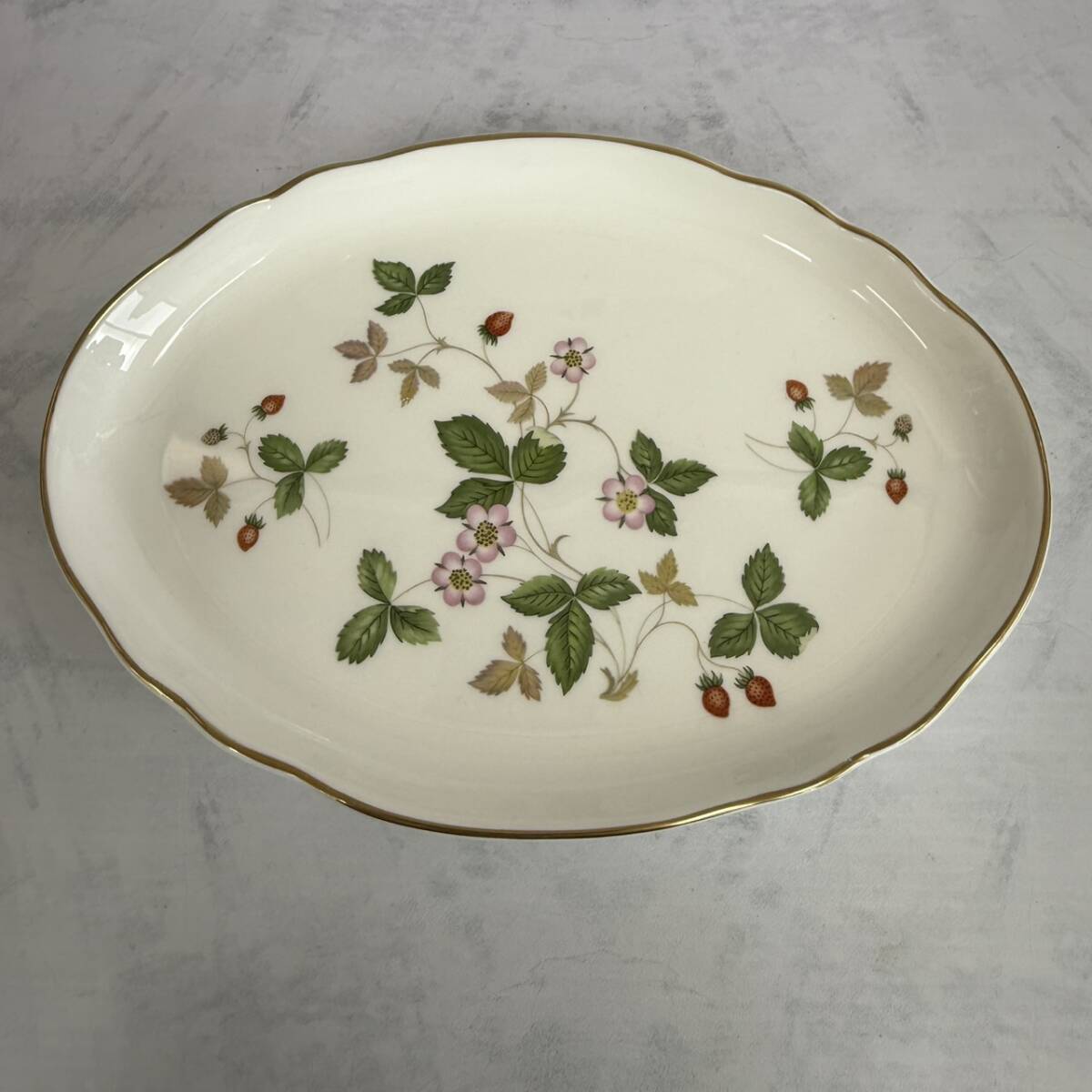 【T0527】ウェッジウッド ワイルドストロベリー オーバル プレート お皿 WEDGWOOD 食器 コレクション