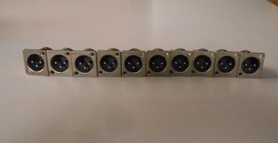 ★　キャノン３ピン　オス　レセプタクル 　23mm(横幅)×23mm(縦幅）×10個　中古　★