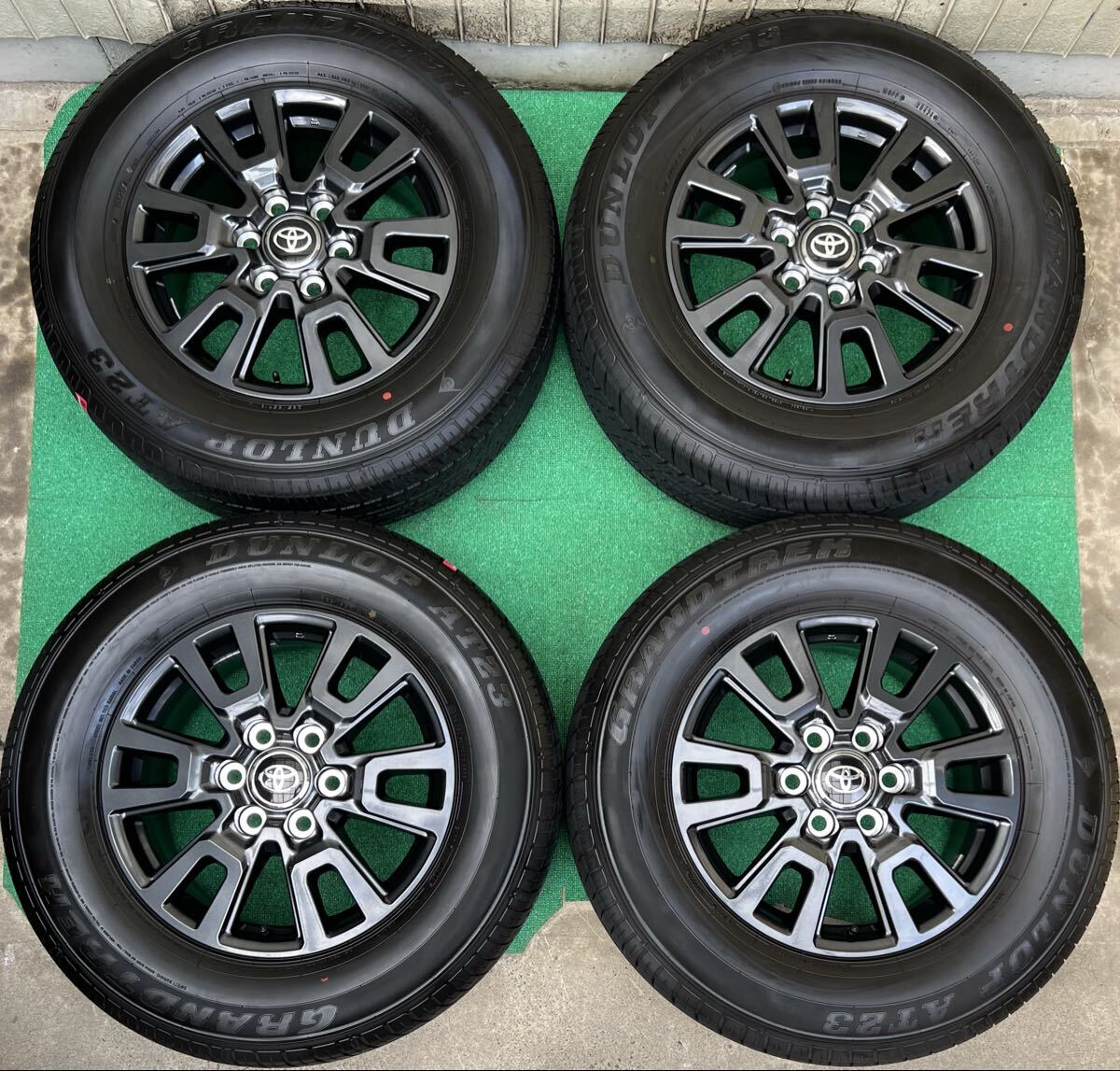 美品！TOYOTA トヨタ・ランドクルーザー250純正オプション18インチタイヤ/ホイール4本 7.5J+60 6H PCD139.7 DUNLOP製/2026年製 バリ山