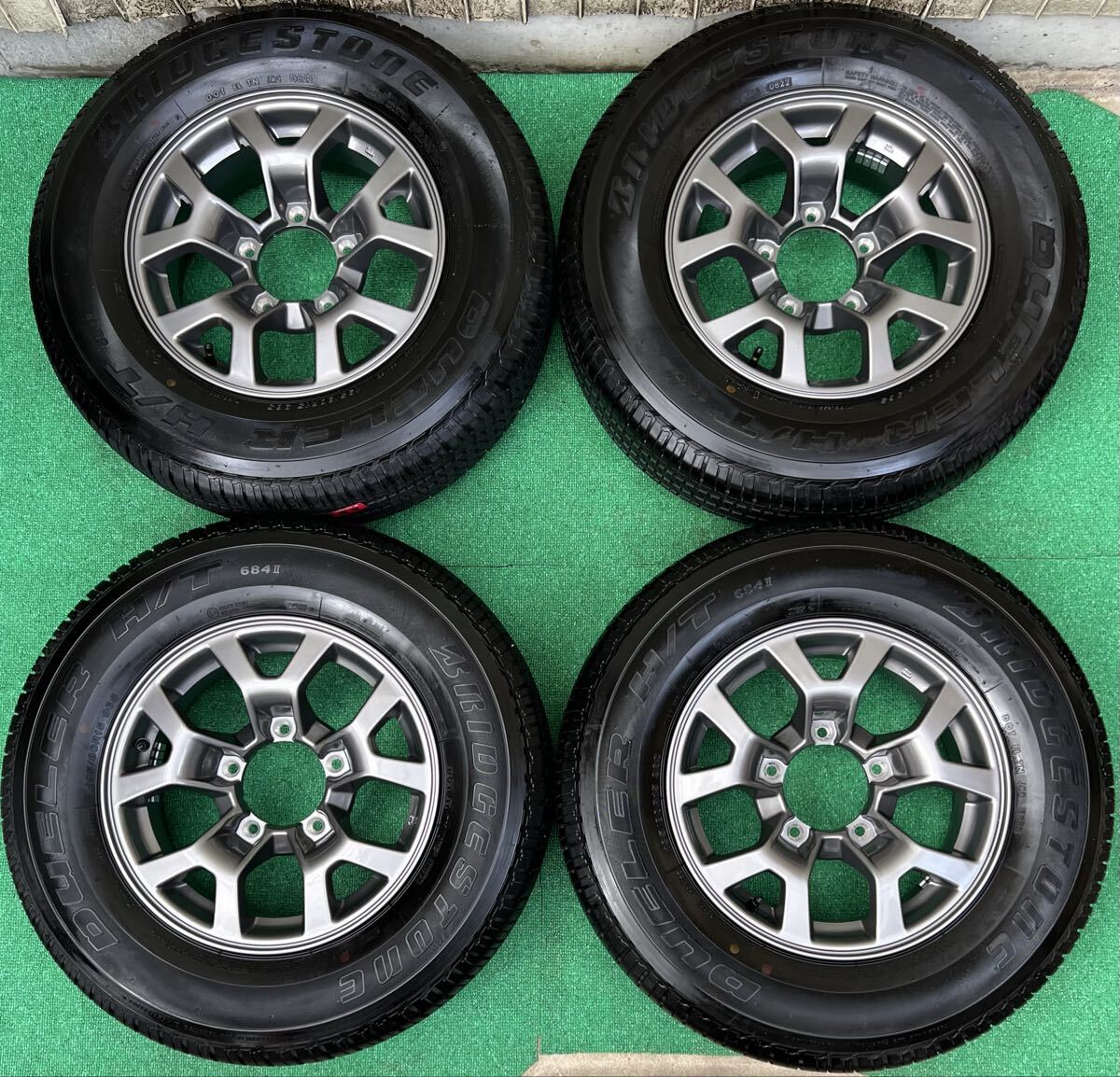 美品！スズキ ジムニーシエラJB74W 純正オプション 15インチタイヤ/ホイール4本 5.5J+5 5H PCD139.7 BRIDGESTONE製/2022年製 バリ山