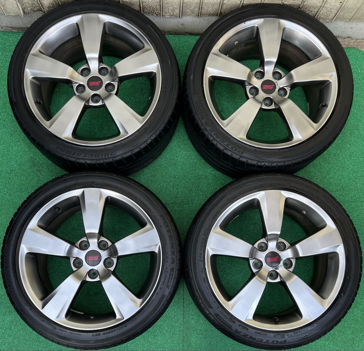 希少！美品 スバル WRX STI純正 VAB/GVB/GRB 18インチタイヤ/ホイール4本 8.5J+55 5H PCD114.3 レヴォーグ/インプレッサ等 BRIDGESTONE製
