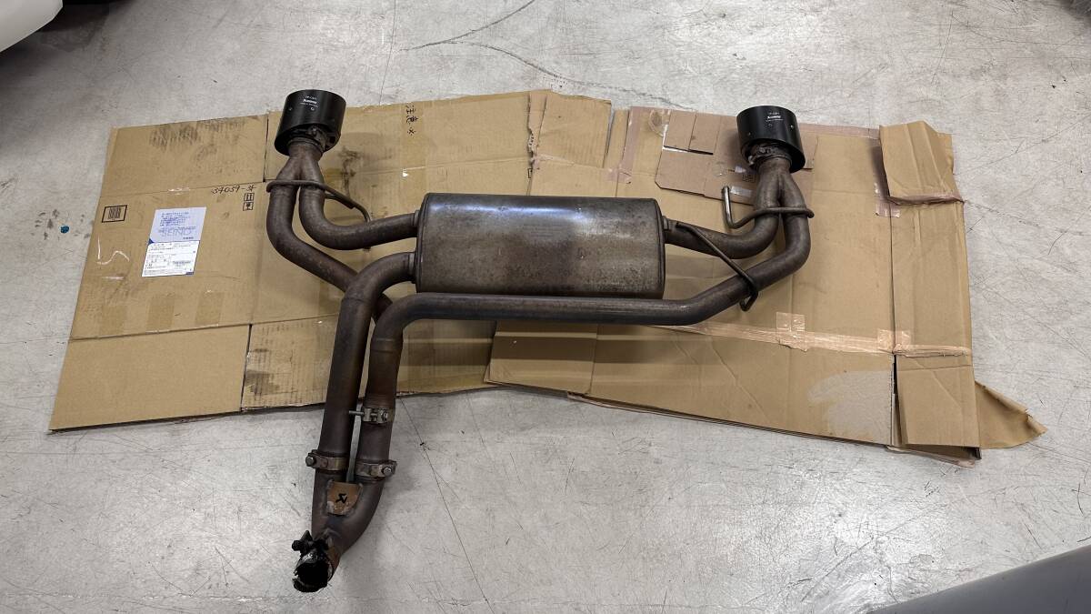 アバルト　500/595/695 アクラポビッチマフラー/エキゾーストシステム　カーボンテールパイプ　ABARTH AKRAPOVIC 純正品・中古・送料無料