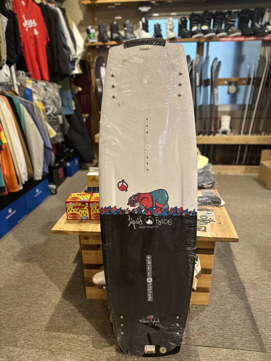 ウェイクボード　LIQUIDFORCE メリッサ　135cm 女性用　新品で展示在庫品　訳あり特価