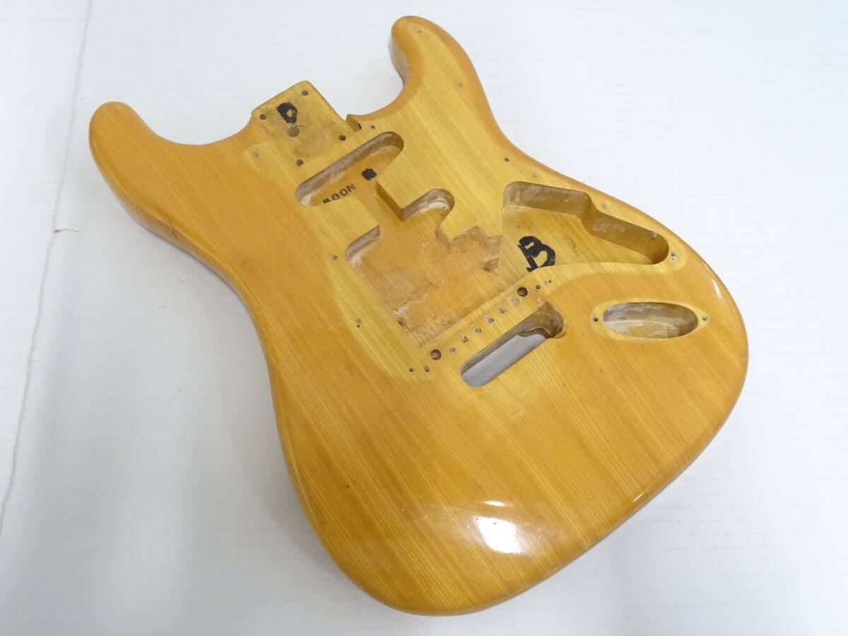 【詳細不明/ジャンク品】MU-680◆メーカー不明 ギター ボディ ギターパーツ 500Nの記載有 中古品