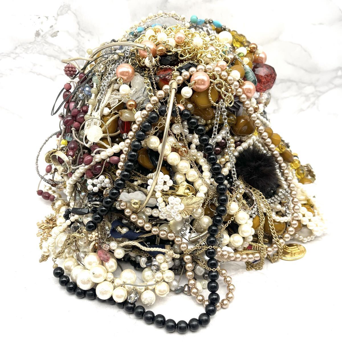 FN19371B【まとめ売り】イミテーション アクセサリー ジュエリー まとめ セット売り ネックレス ブローチ イヤリング 総重量 約 3535g