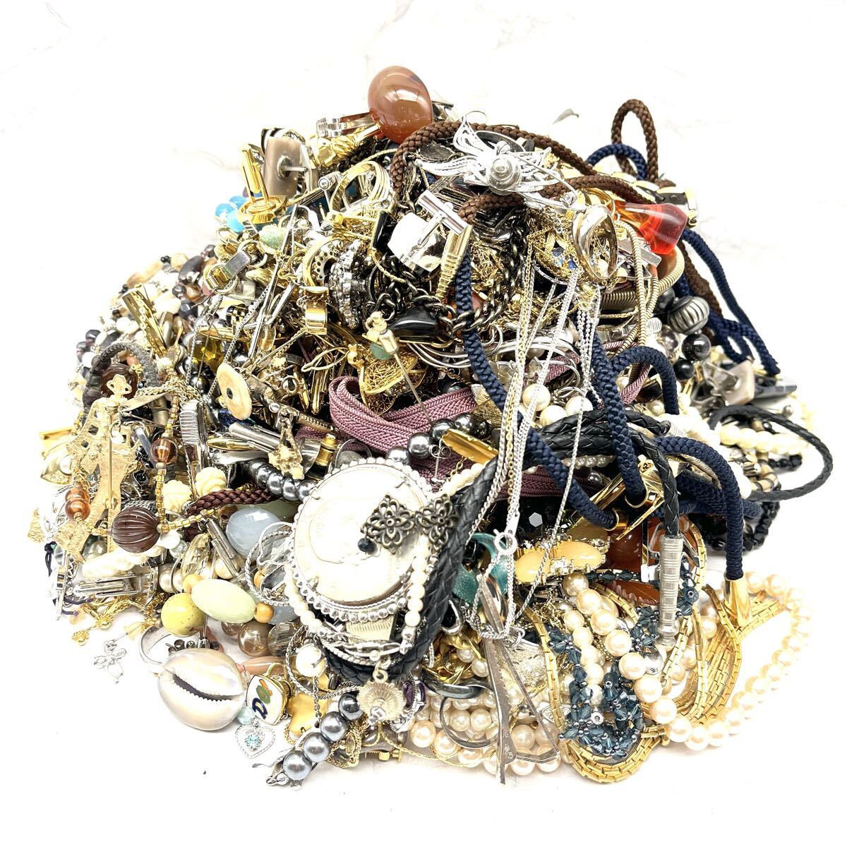 FN19372P【まとめ売り】イミテーション アクセサリー ジュエリー まとめ セット売り ネックレス ブローチ イヤリング 総重量 約 4185g