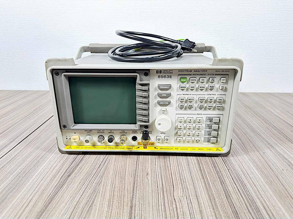 5/015【小傷あり】HP 8563E SPECTRUM ANALYZER 9KHz−26.5GHz AGILENT/KEYSIGHT 通電確認済み