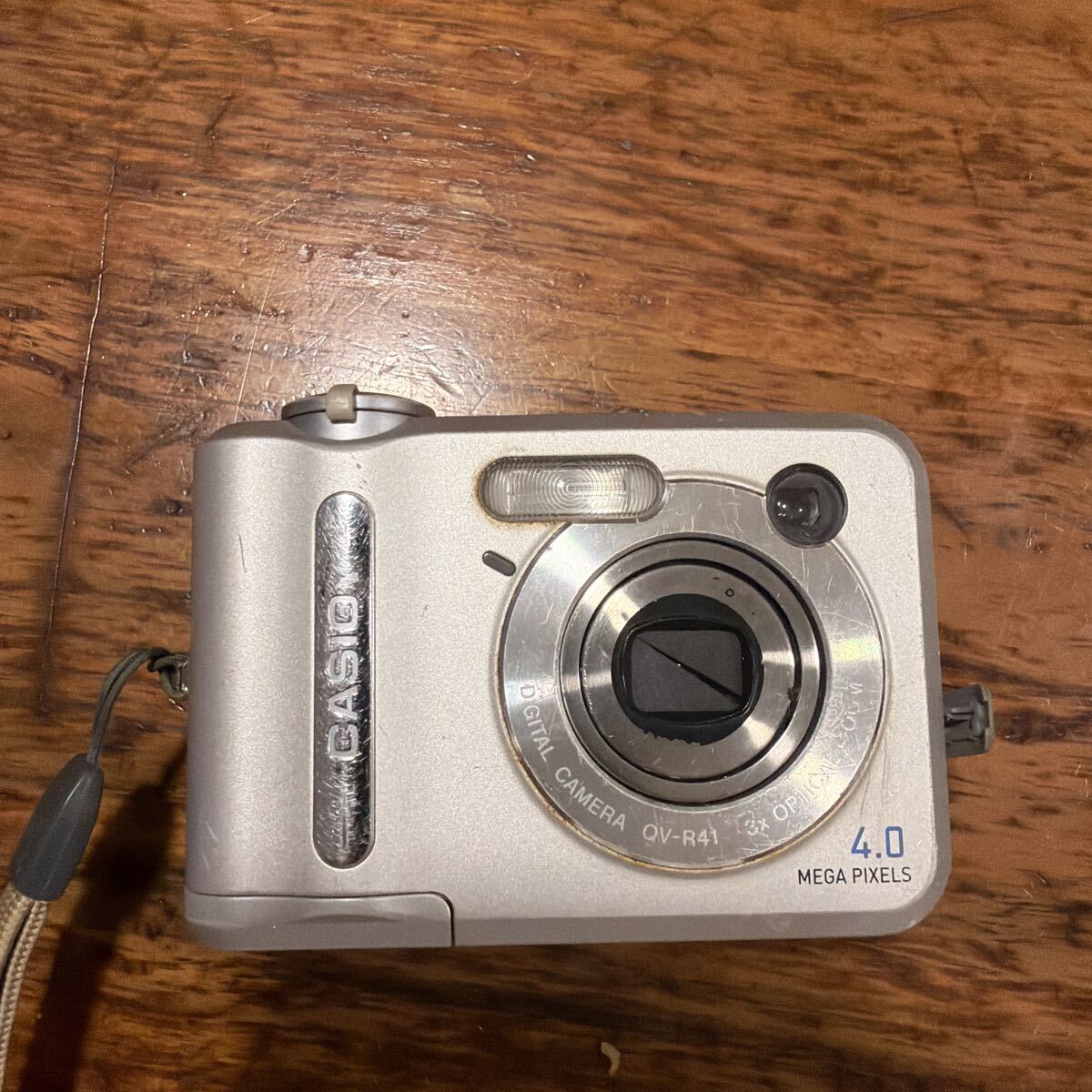 CASIO QV-R41 デジタルカメラ 4.0 MEGA PIXELS シルバー デジタルカメラ