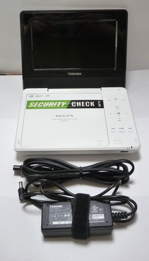 【現状品】東芝 7型ポータブルDVDプレーヤーホワイトCPRM対応TOSHIBA REGZA レグザポータブルプレーヤー SD-P710SW