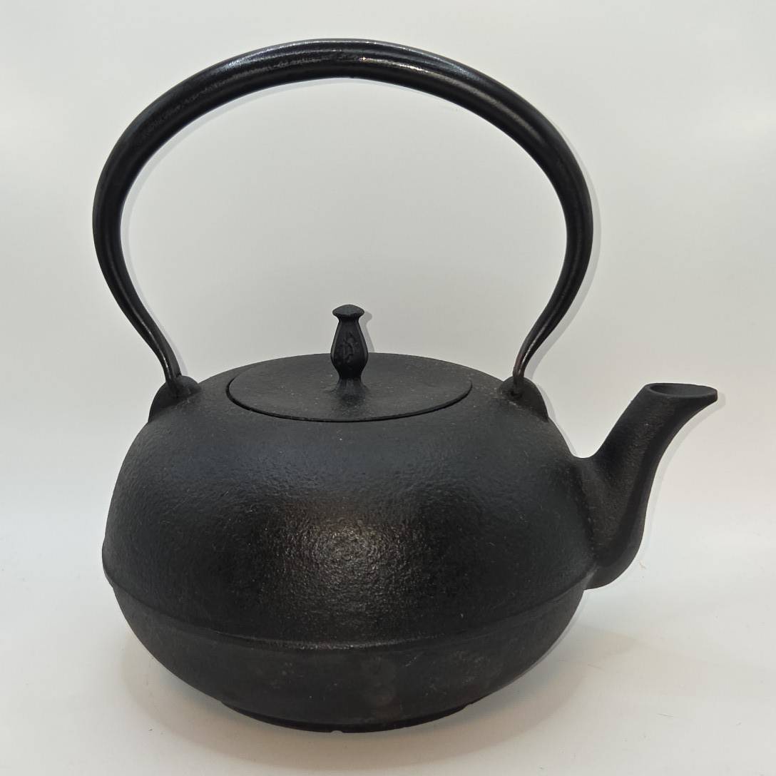 南部鉄器 鉄瓶 急須 茶道具 伝統工芸 時代物 鉄分補給 錆・べた付あり　B665