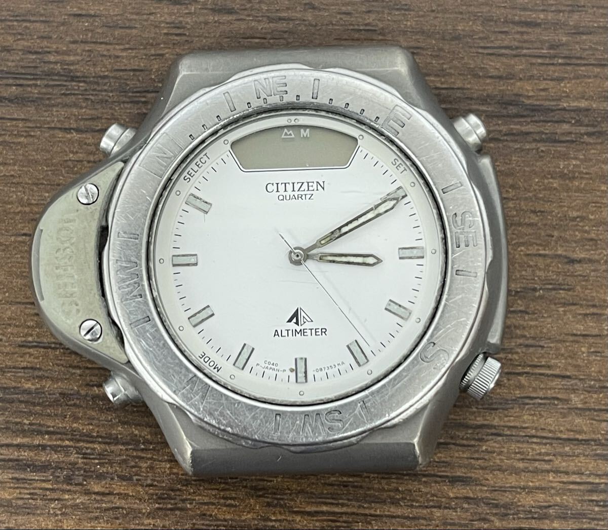 ◇【不動品】 CITIZEN シチズン ALTIMETER アルティメーター C040-088450Y クォーツ 腕時計 シルバー ヴィンテージ ※商品説明欄必読
