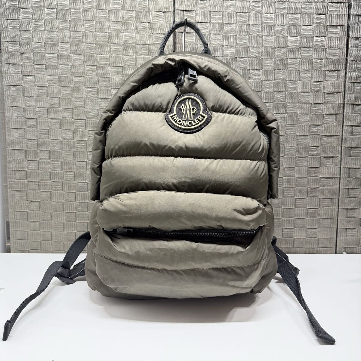MONCLER モンクレール リュック ダウン バックパック　カーキ