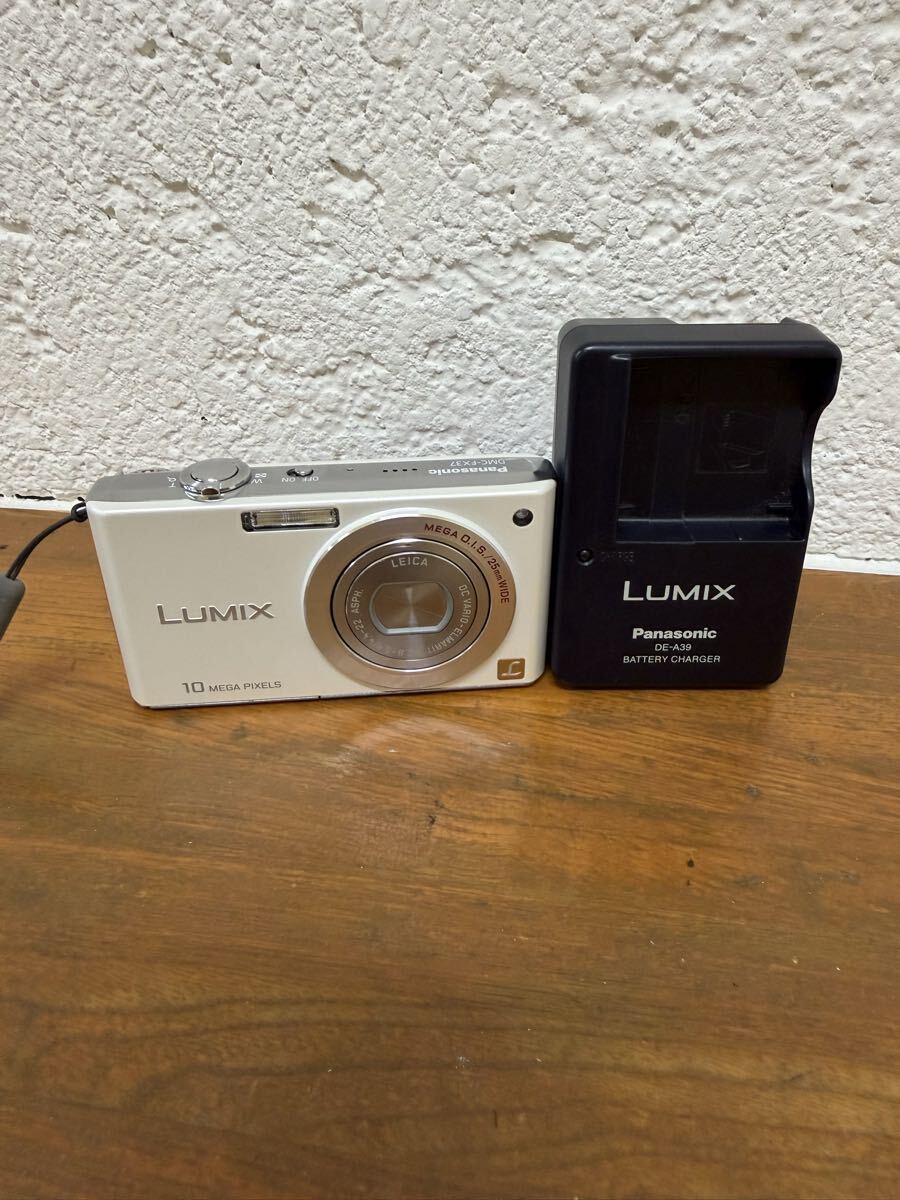 【11329.0622Y】★　LUMIX　★　Panasonic　パナソニック　ルミックス　DNC-FX37　ホワイト　デジカメ　システムエラー表示　ジャンク