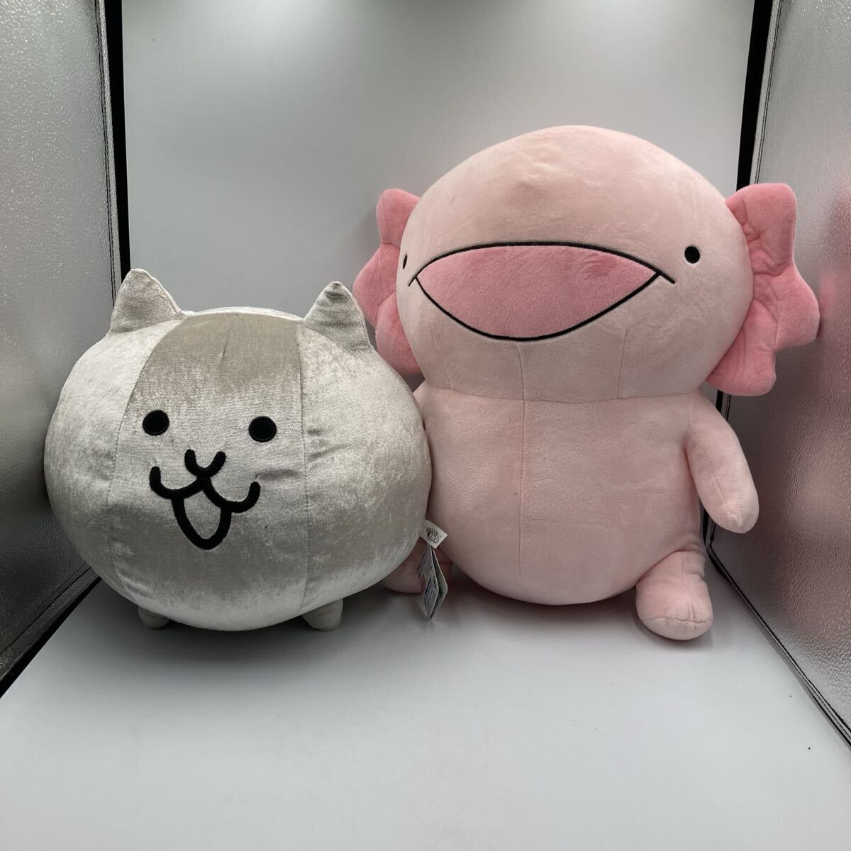 ■【売り切り】ぬいぐるみ まとめ 2体 ウーパールーパー メタルネコ