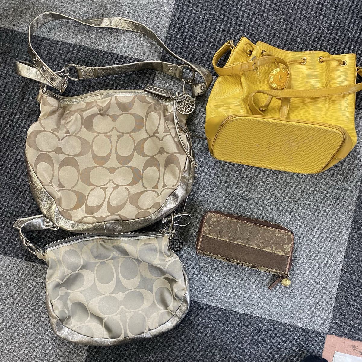 ◯【売り切り】バッグ まとめ 4点 COACH VALENTINO GARAVANI