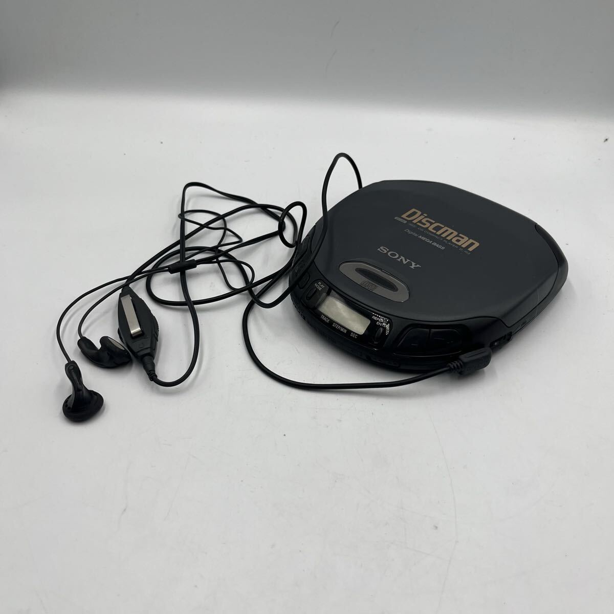 ■【売り切り】SONY(ソニー株式会社) COMPACT DISC COMPACT PLAYER D-152 ポータブルCDプレーヤー