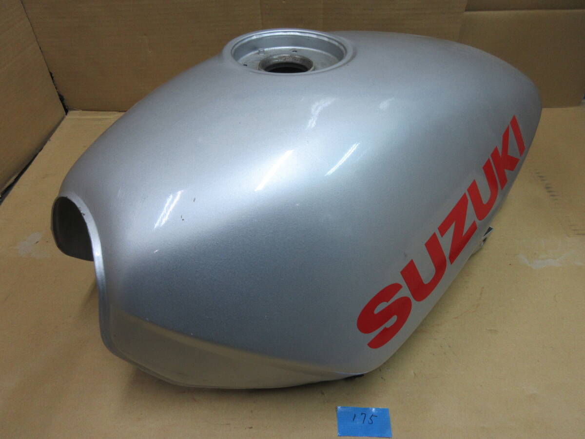 175　SUZUKI　GSX400S刀（型式：GK77A）　純正フューエルタンク