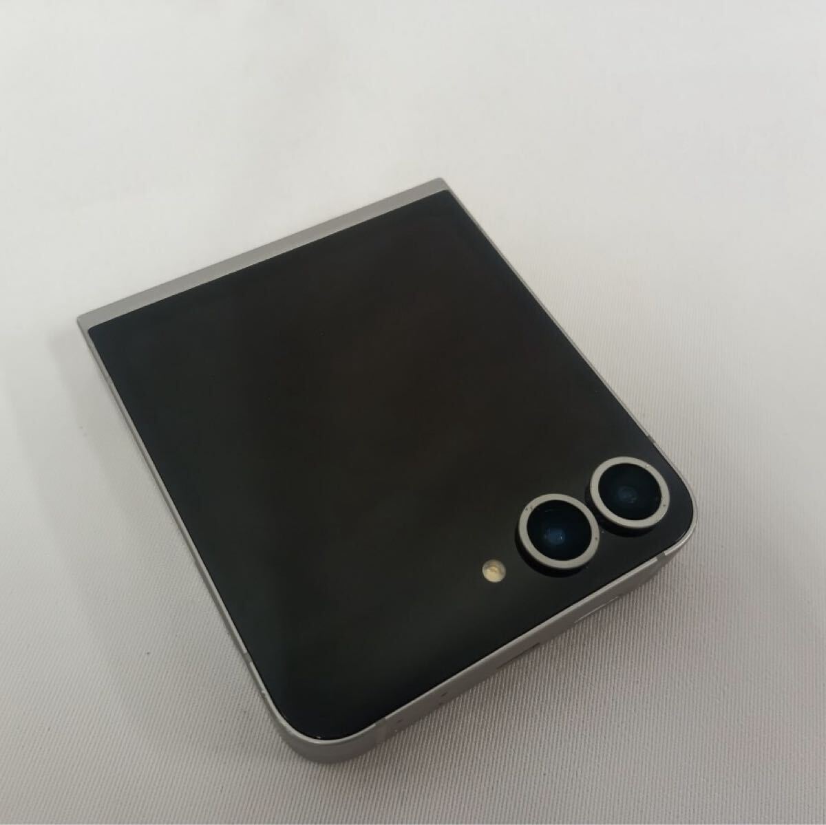 Samsung サムスン Galaxy Z Flip6 ギャラクシーゼットフリップ6 256GB SC-S4E ドコモ ※画面欠け、キズ有 利用制限◯ [6-43] 108/621F
