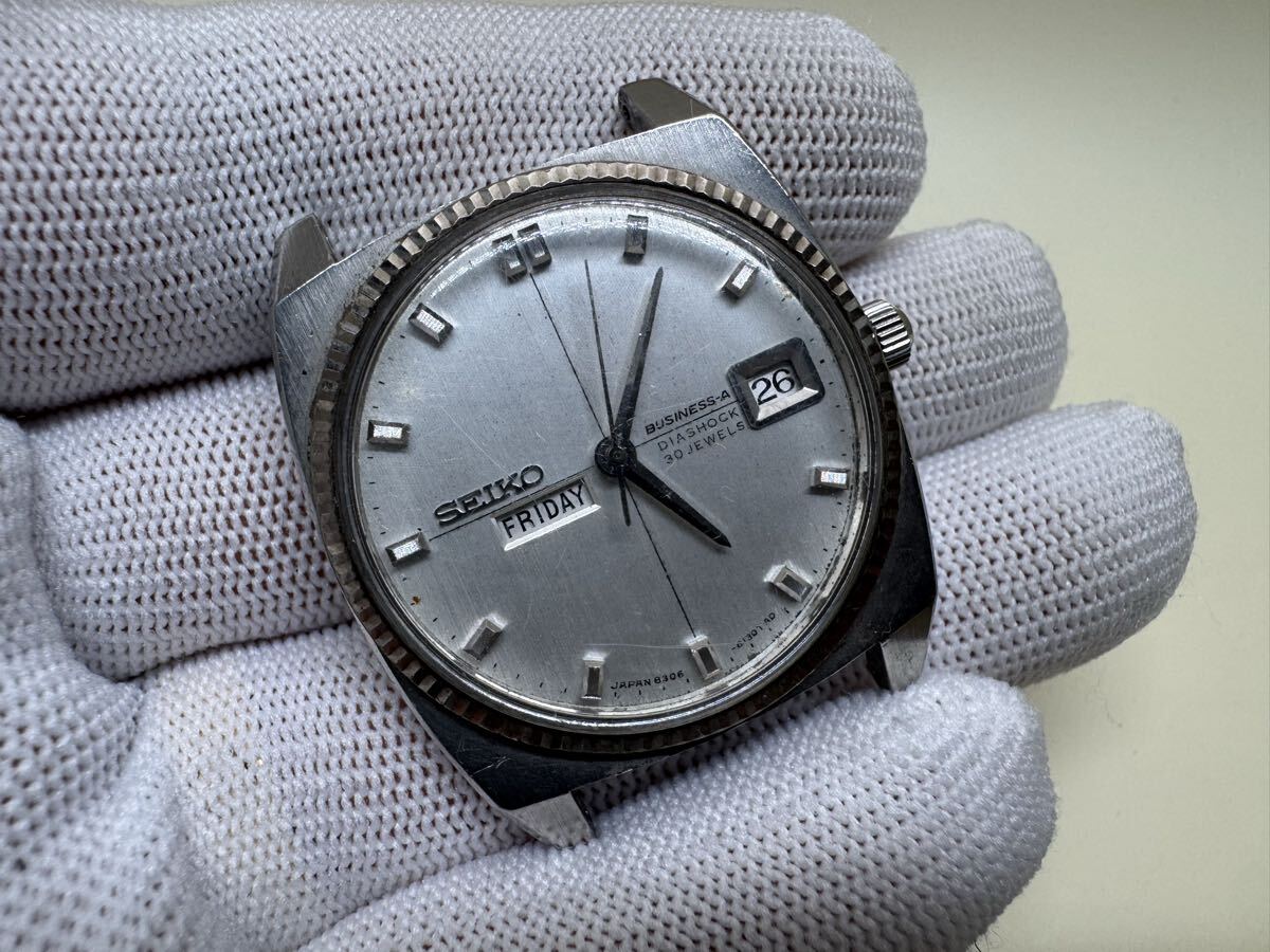 稼働品 セイコー ビジネスA デイト ラウンド シルバー 8306-8070 自動巻き メンズ 腕時計 SEIKO★w1103