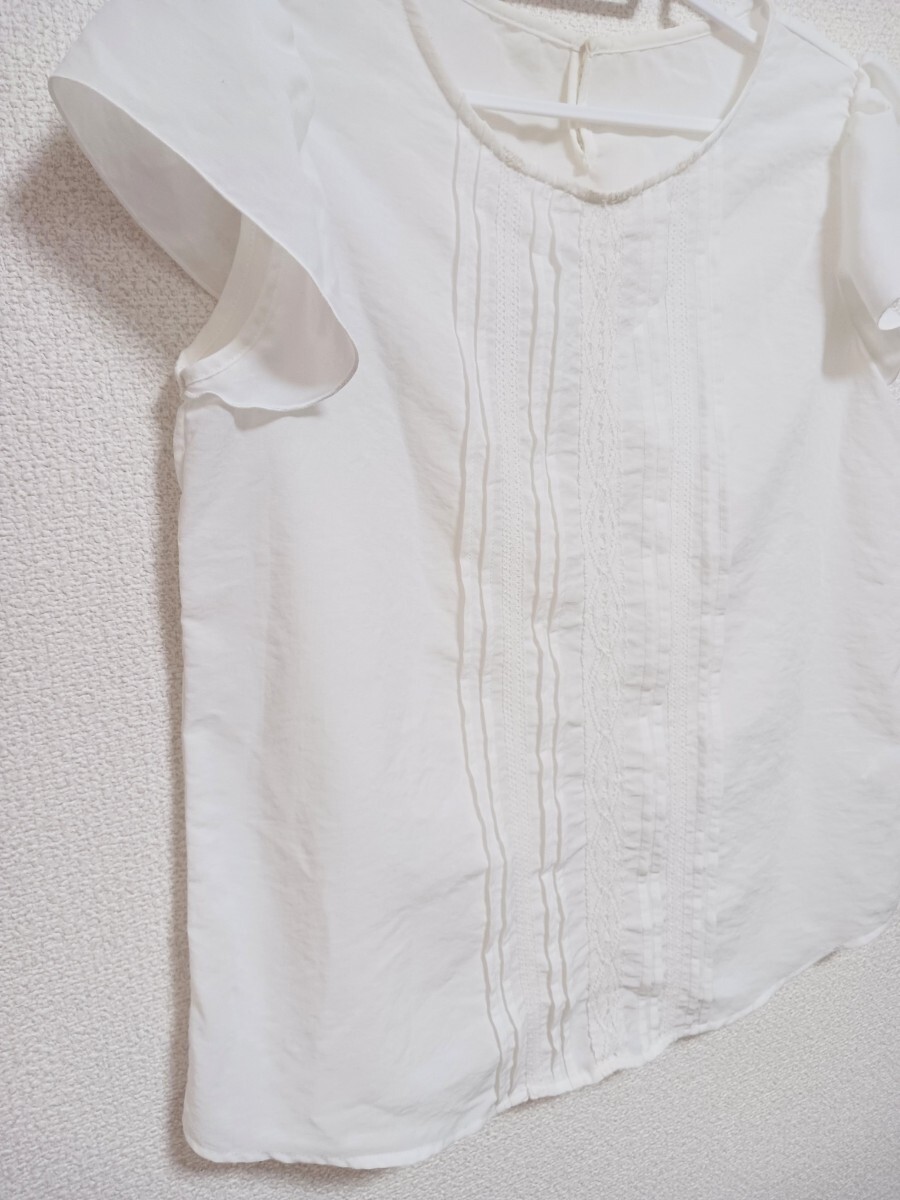 【美品】GU　ホワイト半袖シャツ　レースデティール　　Mサイズ