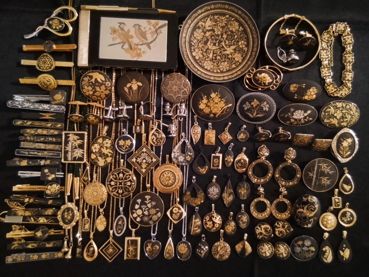 豪華☆超大量!!金工・象嵌・アクセサリー101点セット!!純金・SV・光助・アミタ・ネックレス・ブローチ・イヤリング・指輪・タイピン等896g
